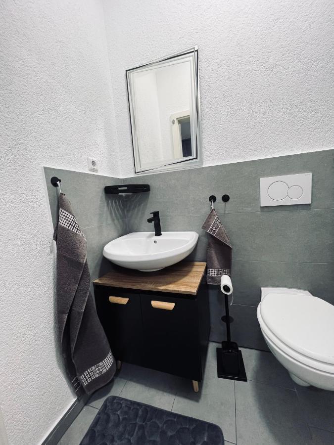 Traumhaftes 1-Zi Apartment Mit Gartennutzung Naehe Krefeld Hbf エクステリア 写真