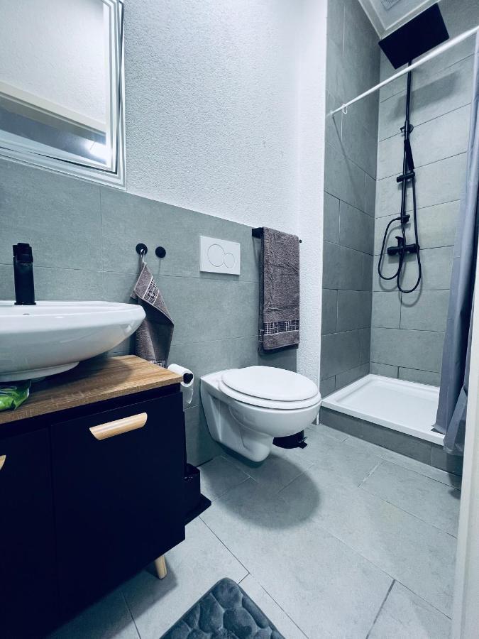 Traumhaftes 1-Zi Apartment Mit Gartennutzung Naehe Krefeld Hbf エクステリア 写真